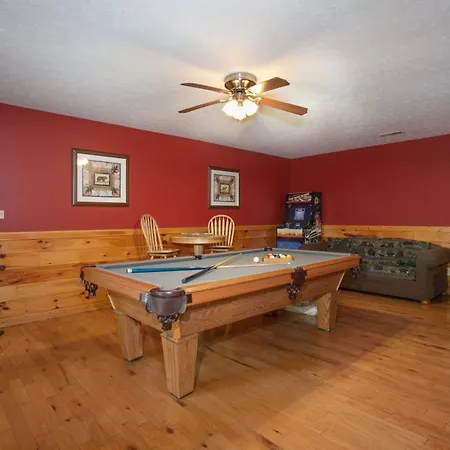Villa Bears Corner W/ Hot Tub, Arcade & Community Pool!